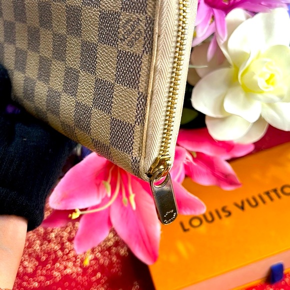 Louis Vuitton Checkered long Wallet - Picture 4 of 8